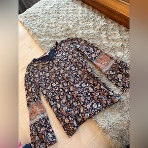 Lucky brand bell style sleeves long sleeve top